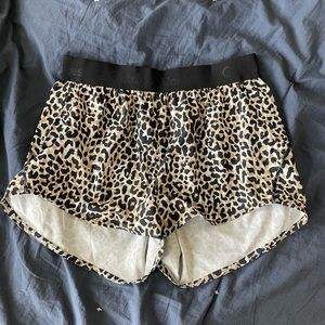 Outdoor Voice Relay 3” Short in Cheetah print